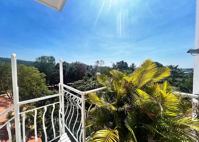 Hotel near College: Little Garden Bungalow