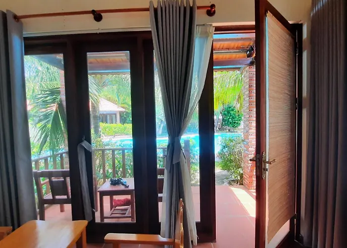 Hotel near College: Wildland Resort