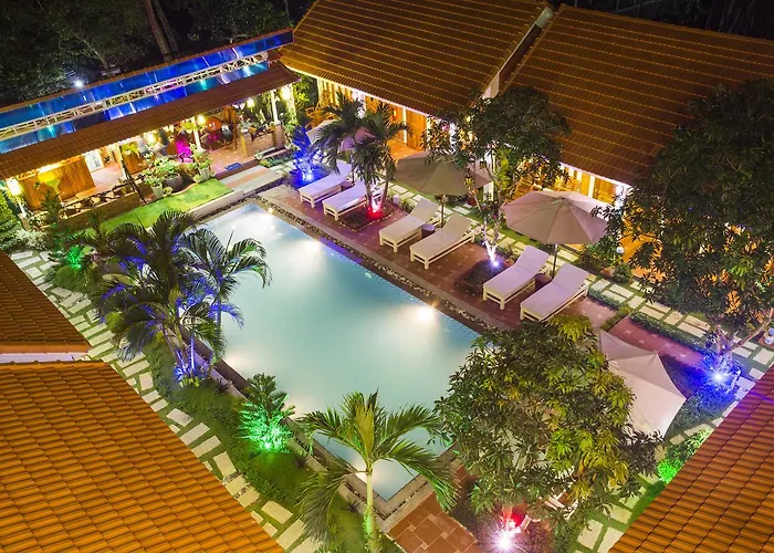 Hotel near College: Little Garden Bungalow